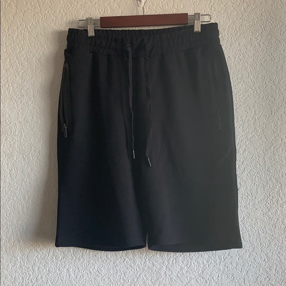 NWT Men's Tech Shorts Size L - Picture 1 of 8